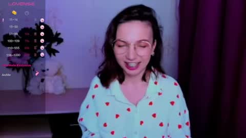 Hazel online show from 19, 6, 2026