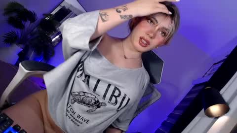 Snapshot of kiramillerxx chatting on 22, 5, 2026 Its your girl KIRA online show from 22, 5, 2026