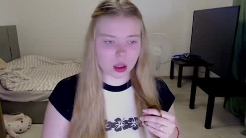 Jennyblonde and Emmabrunette online show from 13, 6, 2026
