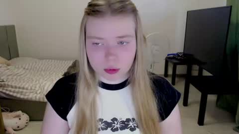 Jennyblonde and Emmabrunette online show from 14, 6, 2026