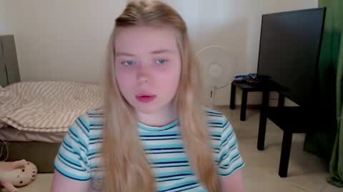 Jennyblonde and Emmabrunette online show from 15, 6, 2026
