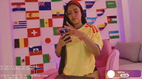 kittymyers_ online show from 17, 6, 2026