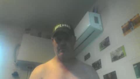Snapshot of kiwiguy19773 chatting on 5, 4, 2026 kiwiguy19773 online show from 5, 4, 2026