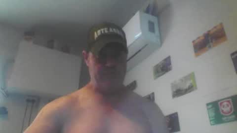 Snapshot of kiwiguy19773 chatting on 4, 5, 2026 kiwiguy19773 online show from 4, 5, 2026