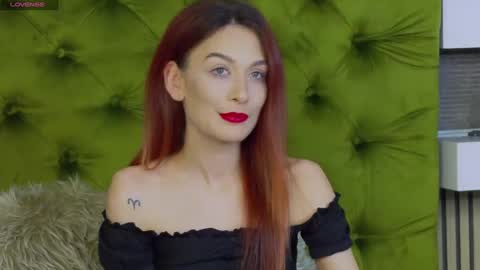 KloeyAdams online show from 17, 1, 2025