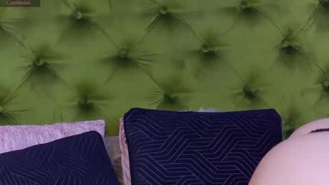 KloeyAdams online show from 24, 2, 2025