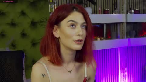 KloeyAdams online show from 8, 3, 2025