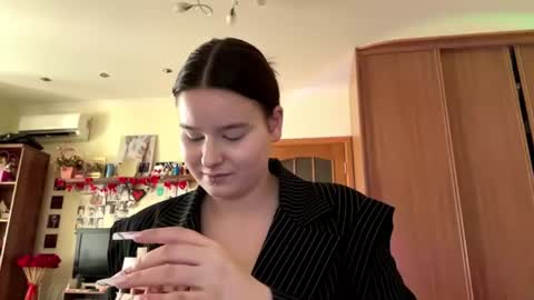 Mary online show from 15, 6, 2026