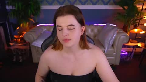 kristifoxy online show from 18, 5, 2026