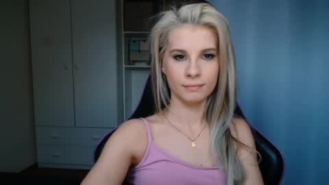 KristineAmore online show from 4, 6, 2026