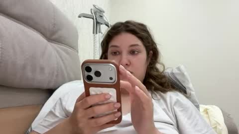 Snapshot of kylieblond chatting on 7, 7, 2026 Din online show from 7, 7, 2026