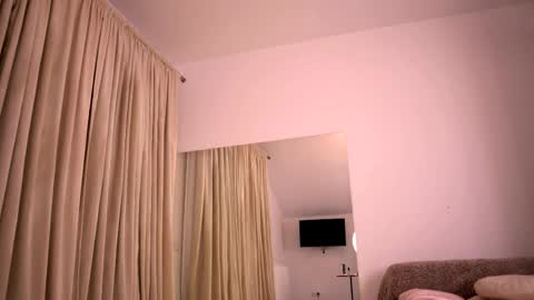 Snapshot of kyliejoyce chatting on 25, 4, 2026 Kylie online show from 25, 4, 2026
