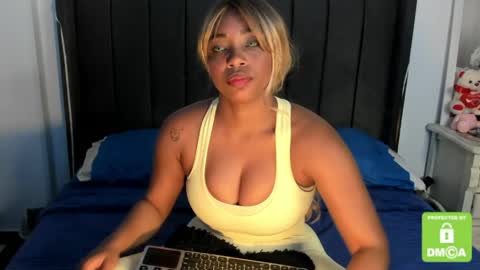 kylie white boobs online show from 14, 4, 2026