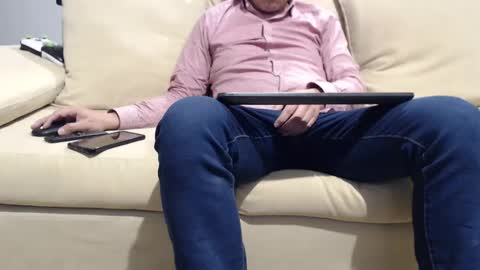 Yzarc online show from 11, 3, 2025