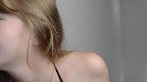lailacuteee online show from 14, 6, 2026