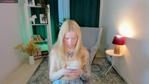 Laly online show from 30, 4, 2026