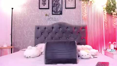 lana_gill online show from 10, 6, 2026