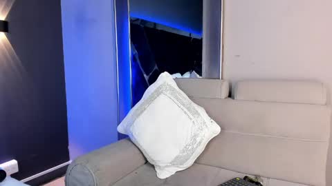 Lara online show from 6, 6, 2026