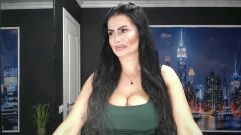 laras_moans online show from 10, 6, 2026