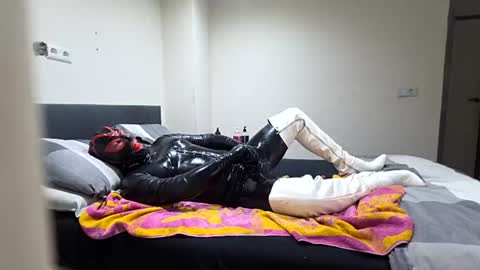 latex boy 38 online show from 20, 6, 2026