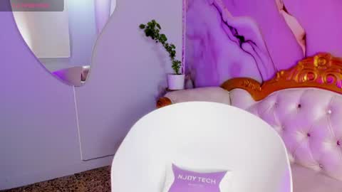 L A U R A   K I T T Y  online show from 15, 6, 2026