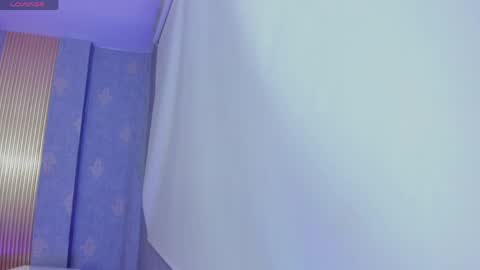 laulin_tay online show from 8, 6, 2026