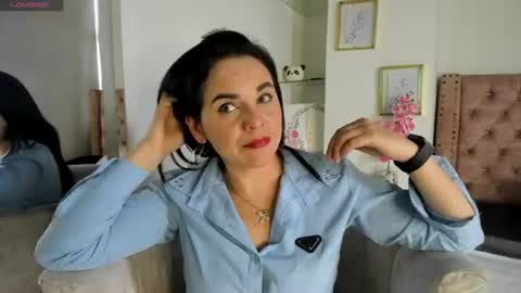 laura hotties online show from 17, 6, 2026