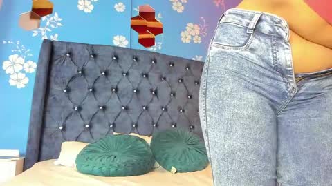 Snapshot of laurasmith_1 chatting on 3, 6, 2026 Laura online show from 3, 6, 2026