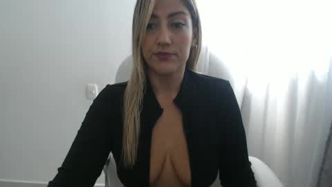 Snapshot of laurita44 chatting on 21, 6, 2026 Laurita online show from 21, 6, 2026