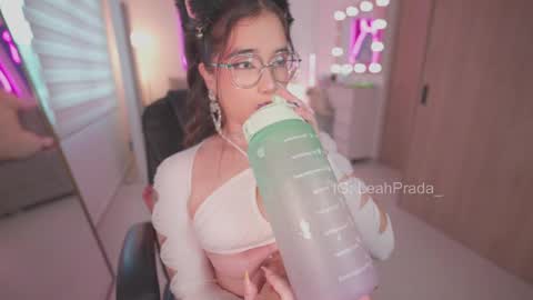 Instagram Leahprada  online show from 15, 5, 2026