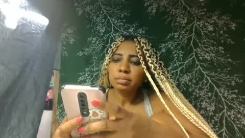 Snapshot of leatianaa chatting on 1, 7, 2026 leatianaa online show from 1, 7, 2026