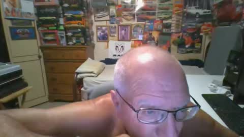 Snapshot of leezamm1132 chatting on 25, 4, 2026 leezamm1132 online show from 25, 4, 2026