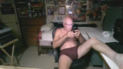 Snapshot of leezamm1132 chatting on 17, 5, 2026 leezamm1132 online show from 17, 5, 2026