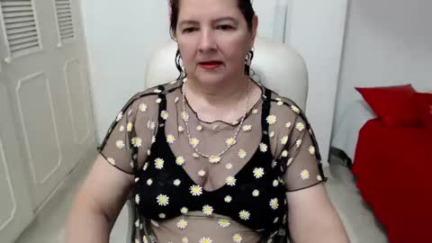 leonela   online show from 11, 6, 2026