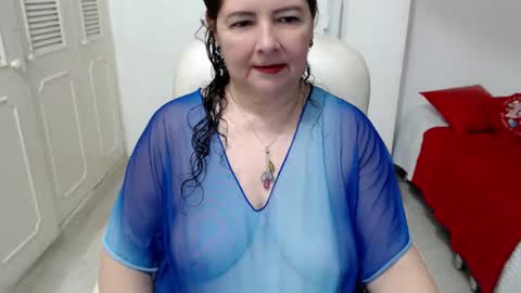 leonela   online show from 12, 6, 2026