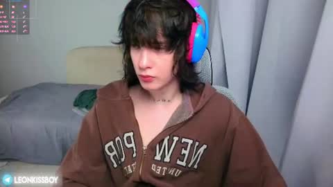 leonkissboy online show from 11, 6, 2026