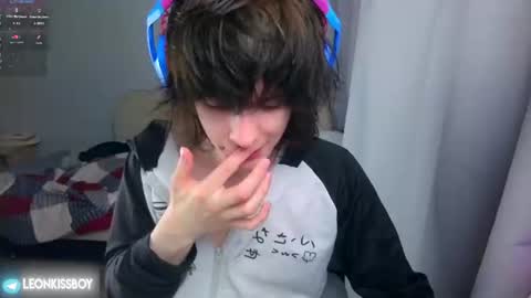 leonkissboy online show from 17, 6, 2026