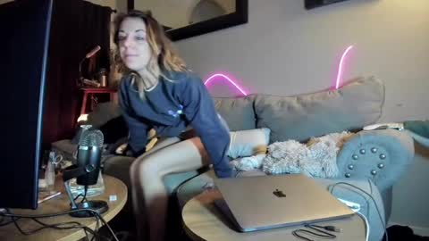 Hornystonerchick online show from 24, 12, 2024