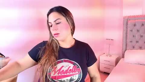 Lia  online show from 10, 6, 2026