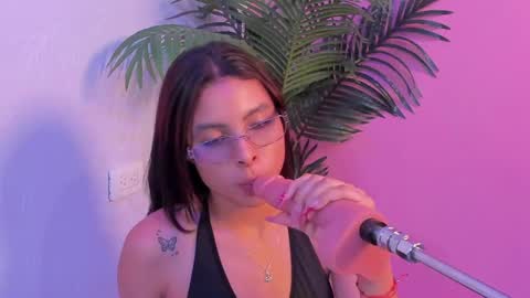 lia_owenss online show from 23, 5, 2026