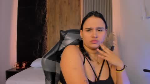 Lia  online show from 10, 6, 2026