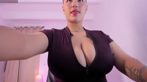 Snapshot of liaamoretzz chatting on 13, 5, 2026 liaa moretzz online show from 13, 5, 2026