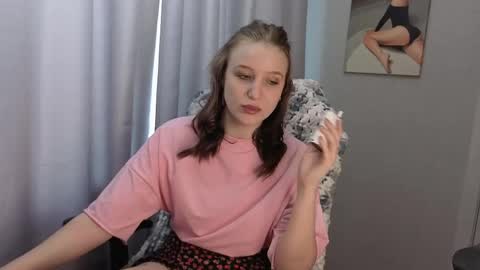 Snapshot of lillyfan_x chatting on 17, 5, 2026 LillyFan X online show from 17, 5, 2026