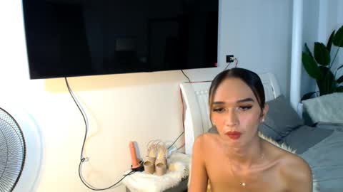 lillyholland online show from 20, 2, 2025