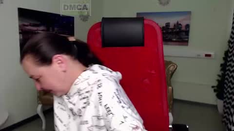 Lily online show from 11, 6, 2026