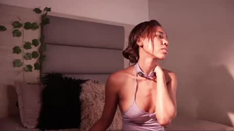 Lily Miiller online show from 14, 6, 2026