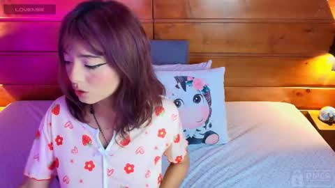 Snapshot of lily_reeds chatting on 12, 7, 2026 Lily online show from 12, 7, 2026