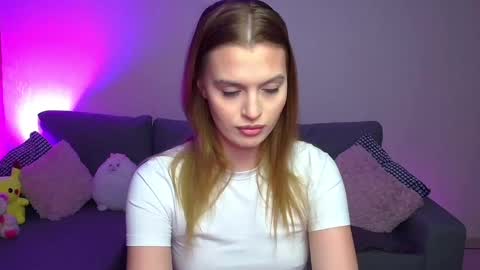 lina_bush online show from 4, 3, 2025