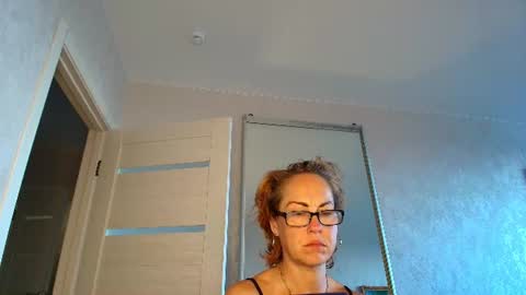 Liora Weiss online show from 20, 6, 2026