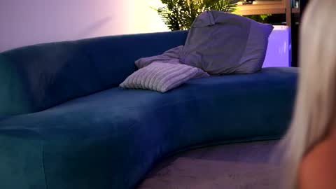 LisetteLuxe online show from 7, 7, 2026